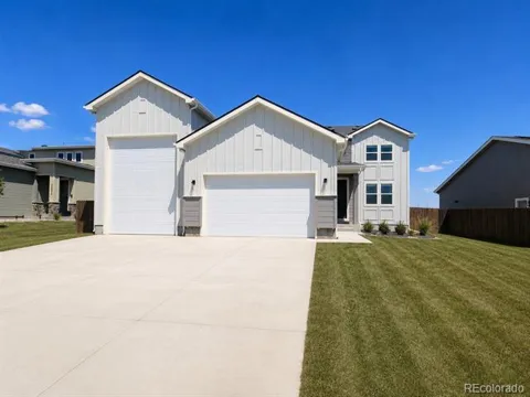 22036 Cattlemen Run