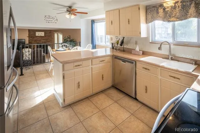 3404 S Ouray Way Aurora, CO 80013