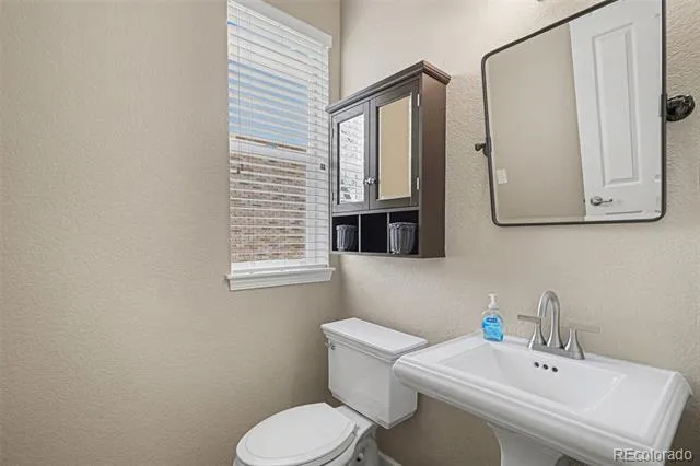 24871 E Ontario Drive Aurora, CO 80016