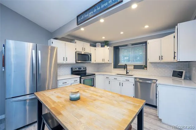 975 Tari Drive Colorado Springs, CO 80921