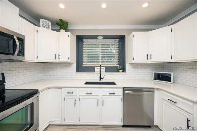 975 Tari Drive Colorado Springs, CO 80921