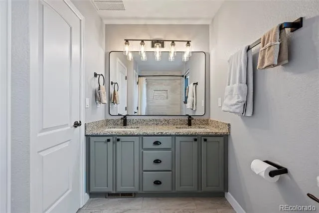 5064 Durham Court Denver, CO 80239