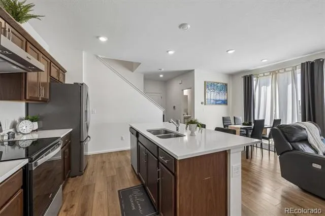 608 Bersshine Court Aurora, CO 80137