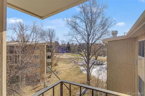 3082 S Wheeling Way #404