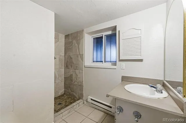 16683 E Kansas Drive Aurora, CO 80017