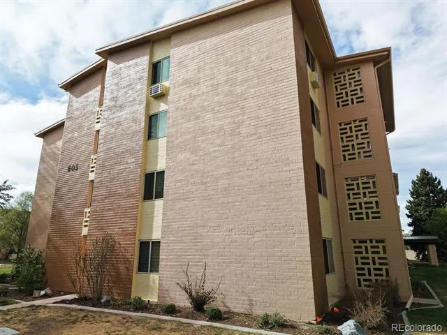 605 S Alton Way #12C Denver, CO 80247