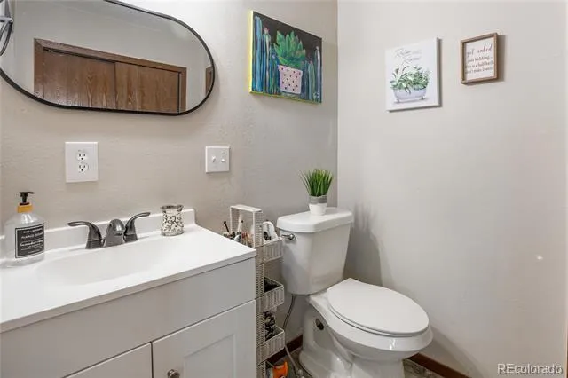 39 S Nome Street Aurora, CO 80012