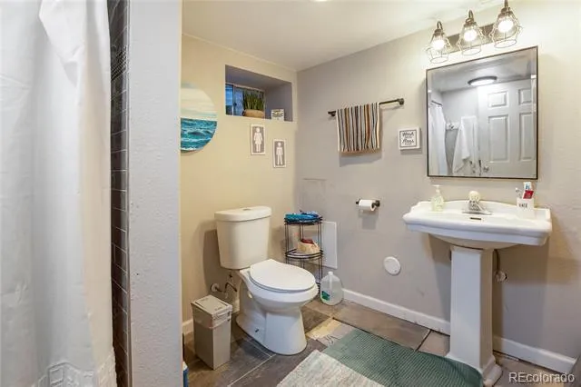 39 S Nome Street Aurora, CO 80012