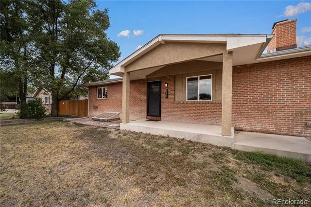 911 Candytuft Pueblo, CO 81001
