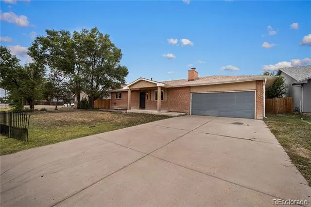 911 Candytuft Pueblo, CO 81001