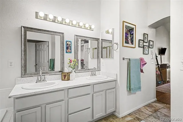 10007 E Hawaii Place Denver, CO 80247