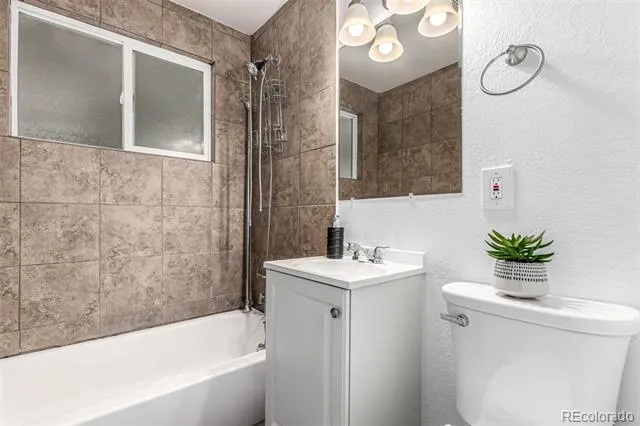 3110 W Bear Creek Drive Englewood, CO 80110