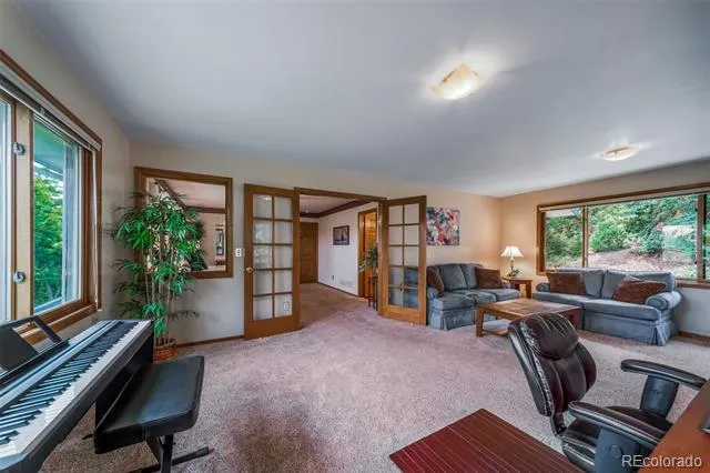 5581 Osage Place Larkspur, CO 80118