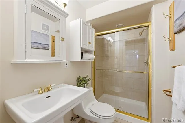 6566 S Madison Court Centennial, CO 80121