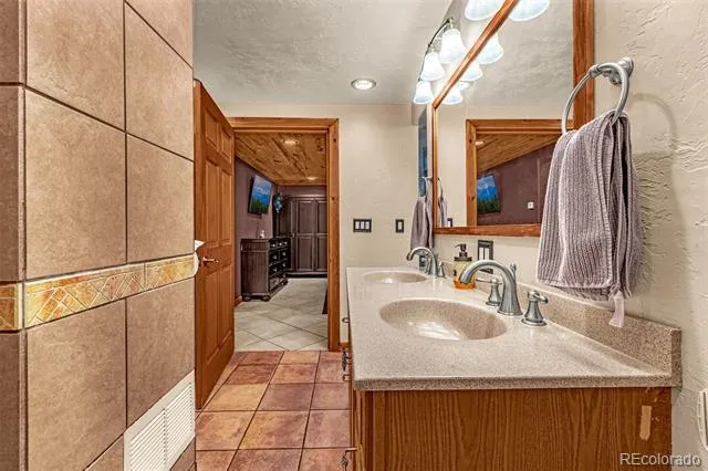 271 County Road 512 Divide, CO 80814