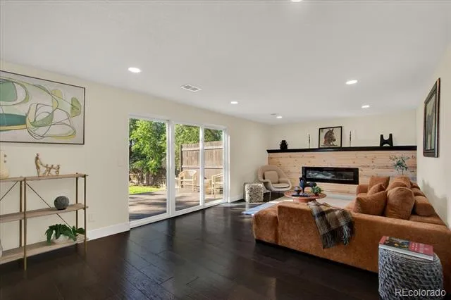 4074 S Willow Way Denver, CO 80237