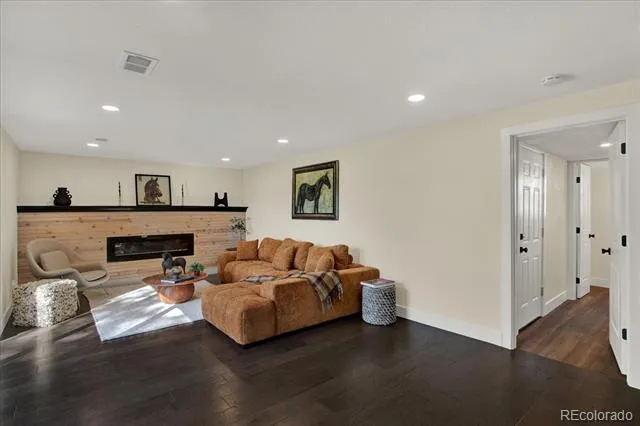 4074 S Willow Way Denver, CO 80237