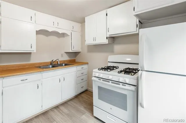1531 W Cheyenne Road Colorado Springs, CO 80906
