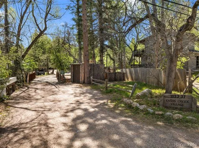 1531 W Cheyenne Road Colorado Springs, CO 80906