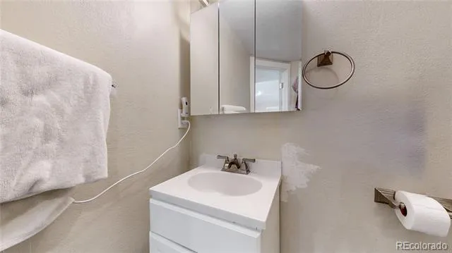 1080 Krameria Street Denver, CO 80220