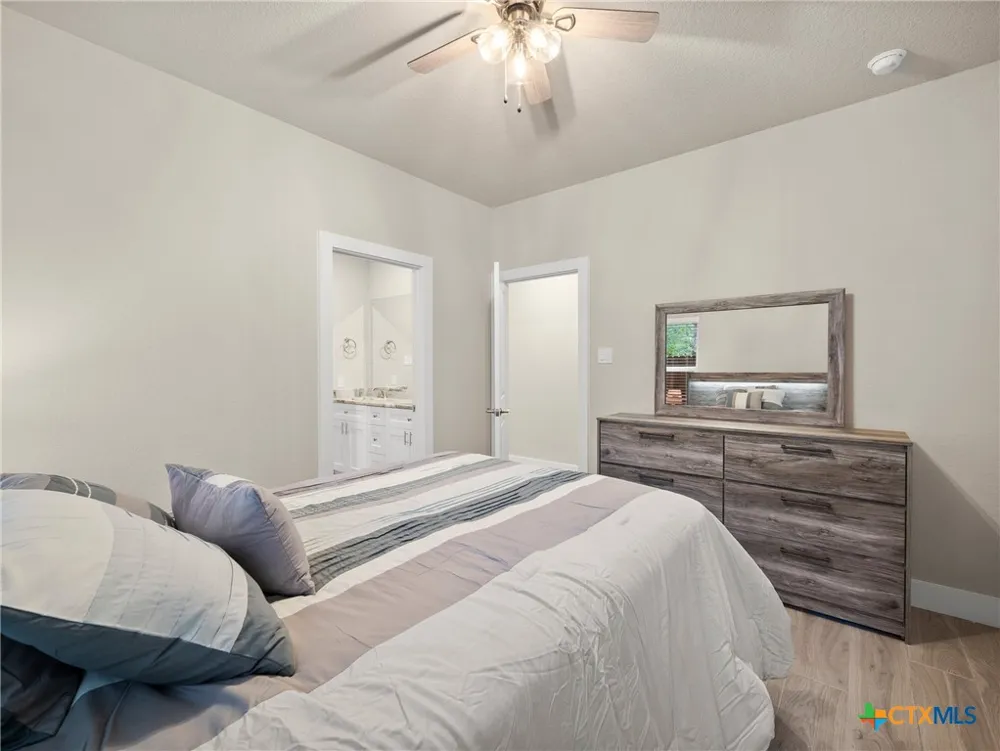 5338 Howard Street San Antonio, TX 78212