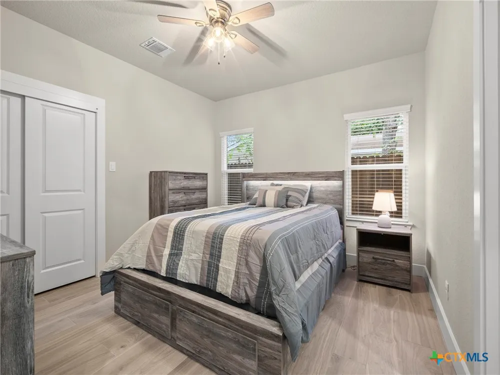 5338 Howard Street San Antonio, TX 78212
