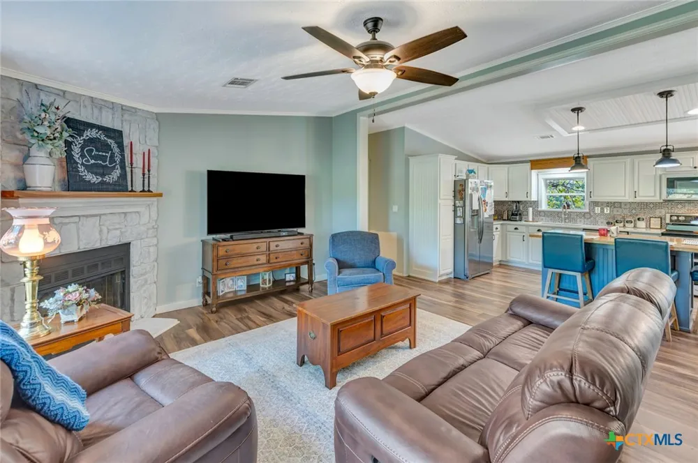 1079 Private Road 1051 Hallettsville, TX 77964