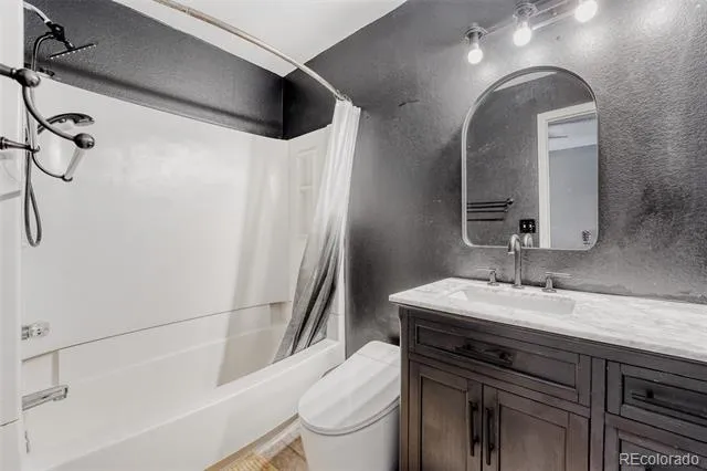 2624 S Gibralter Street Aurora, CO 80013