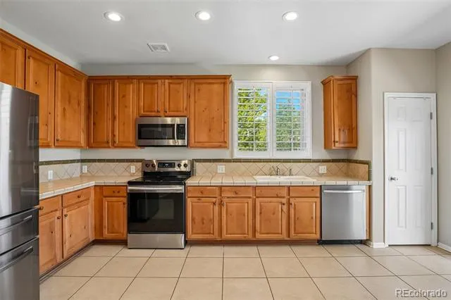 21749 E Jarvis Place Aurora, CO 80018