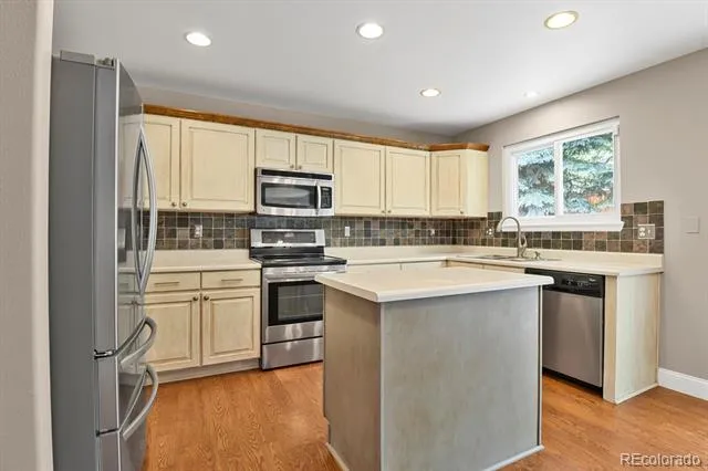 10037 Darwin Lane Highlands Ranch, CO 80130