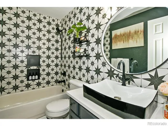123 Kits Place Johnstown, CO 80534