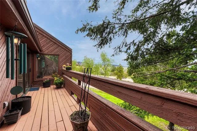 4507 Juniper Court Larkspur, CO 80118