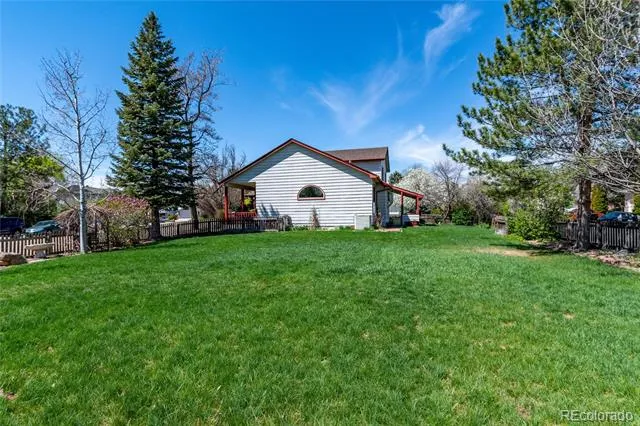 2401 Spindrift Drive Longmont, CO 80503