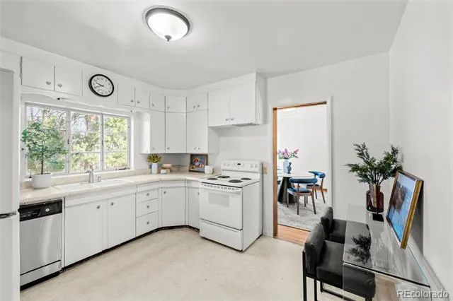 8075 W 32nd Avenue Wheat Ridge, CO 80033