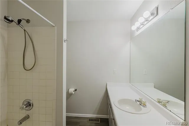 2180 S Uravan Street Aurora, CO 80013