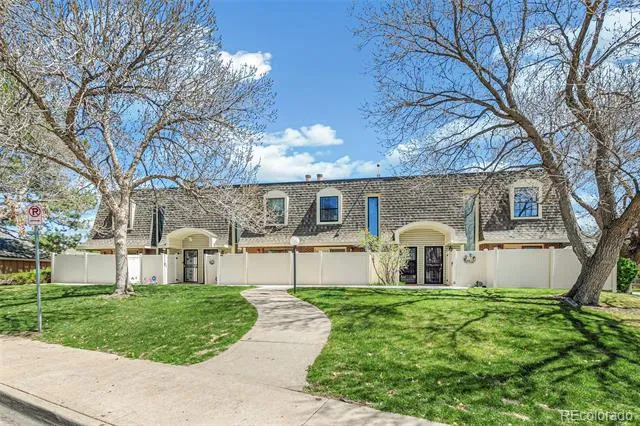 1350 S Idalia Street #G Aurora, CO 80017