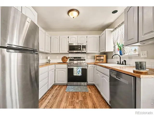 1210 Country Acres Court Johnstown, CO 80534