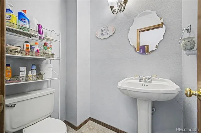 6004 Zang Way Arvada, CO 80004