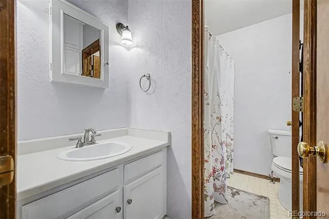 6004 Zang Way Arvada, CO 80004
