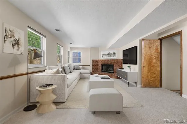 6004 Zang Way Arvada, CO 80004