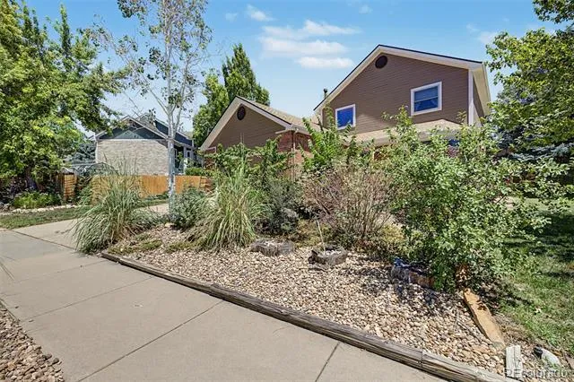 6004 Zang Way Arvada, CO 80004