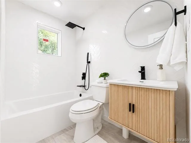 960 E 9th Avenue Broomfield, CO 80020