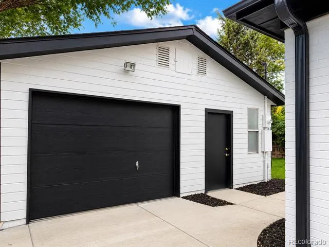 960 E 9th Avenue Broomfield, CO 80020