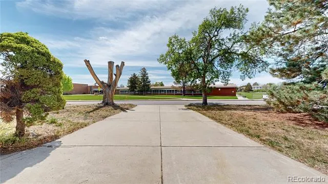 359 Quentin Street Aurora, CO 80011
