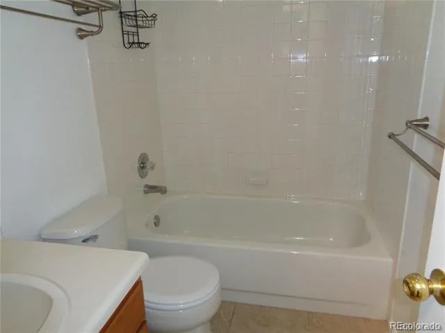10482 Hyacinth Street Highlands Ranch, CO 80129