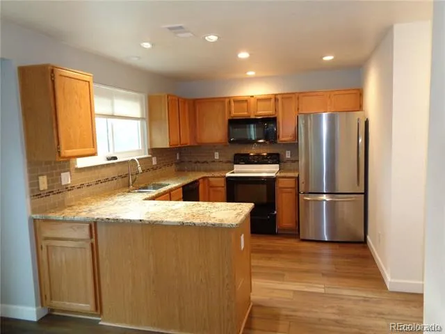 10482 Hyacinth Street Highlands Ranch, CO 80129