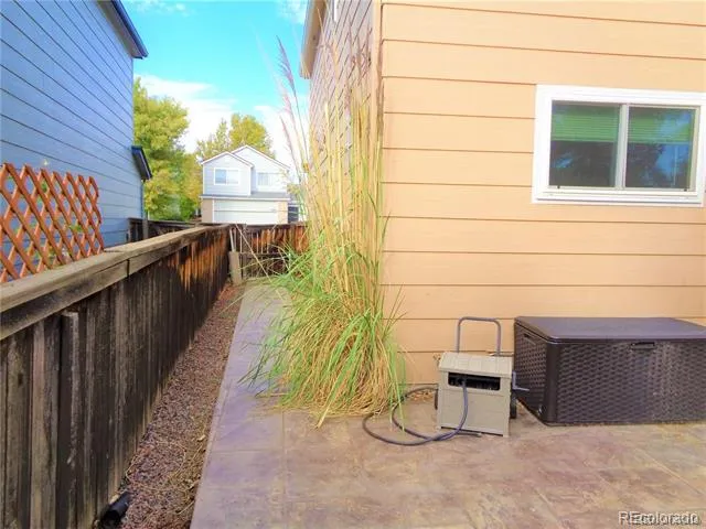 10482 Hyacinth Street Highlands Ranch, CO 80129