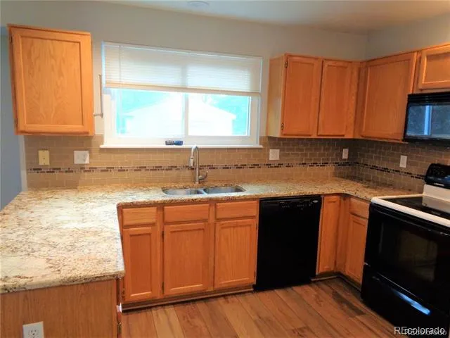 10482 Hyacinth Street Highlands Ranch, CO 80129