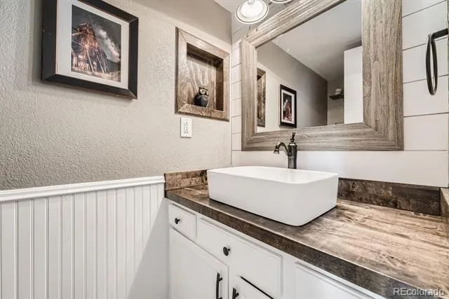 5954 S Netherland Circle Centennial, CO 80015