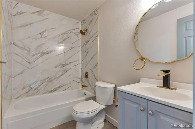 5121 Dillon Street Denver, CO 80239